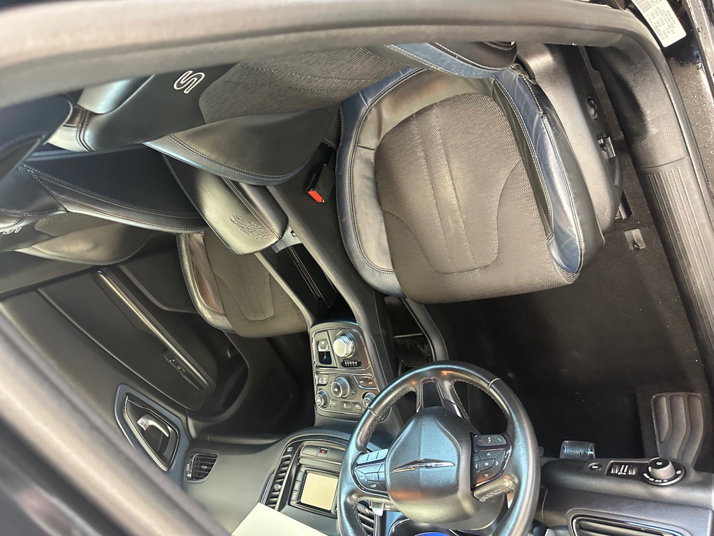 2015 Chrysler 200 Image 7