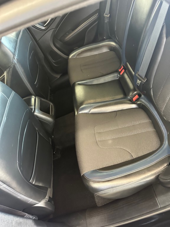 2015 Chrysler 200 Image 8