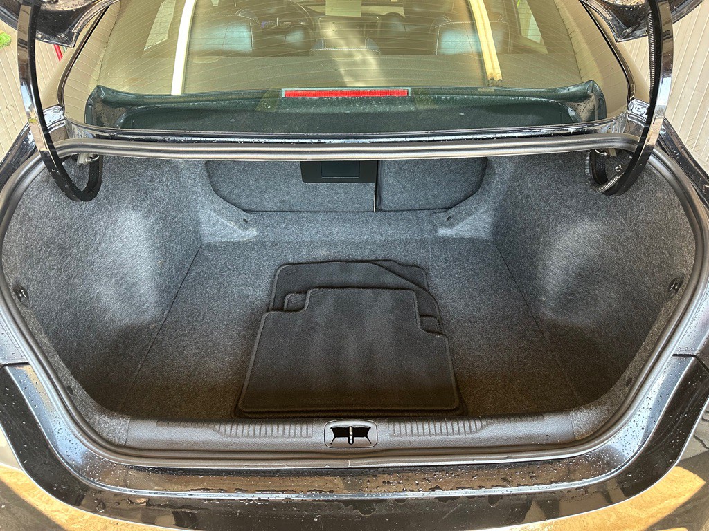 2015 Chrysler 200 Image 11