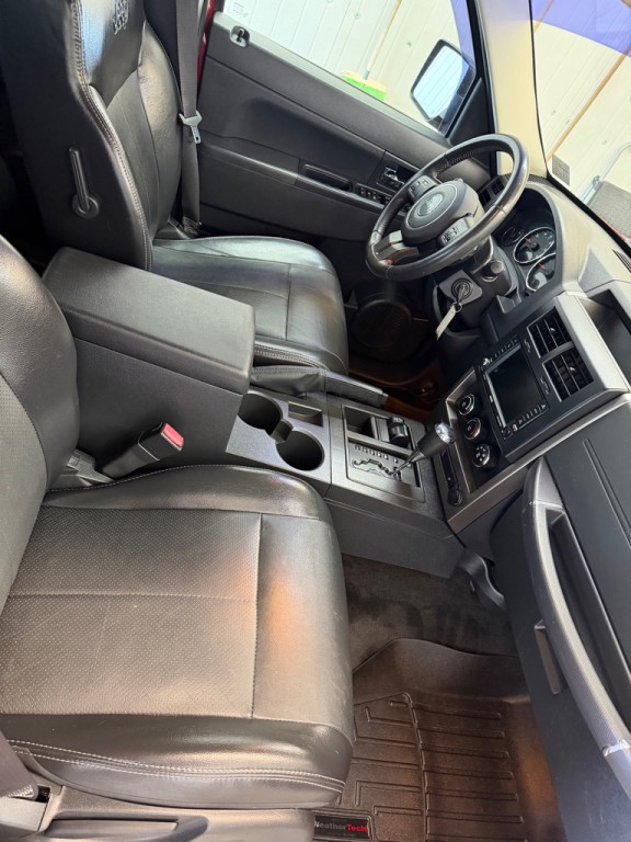 2012 Jeep Liberty Image 10
