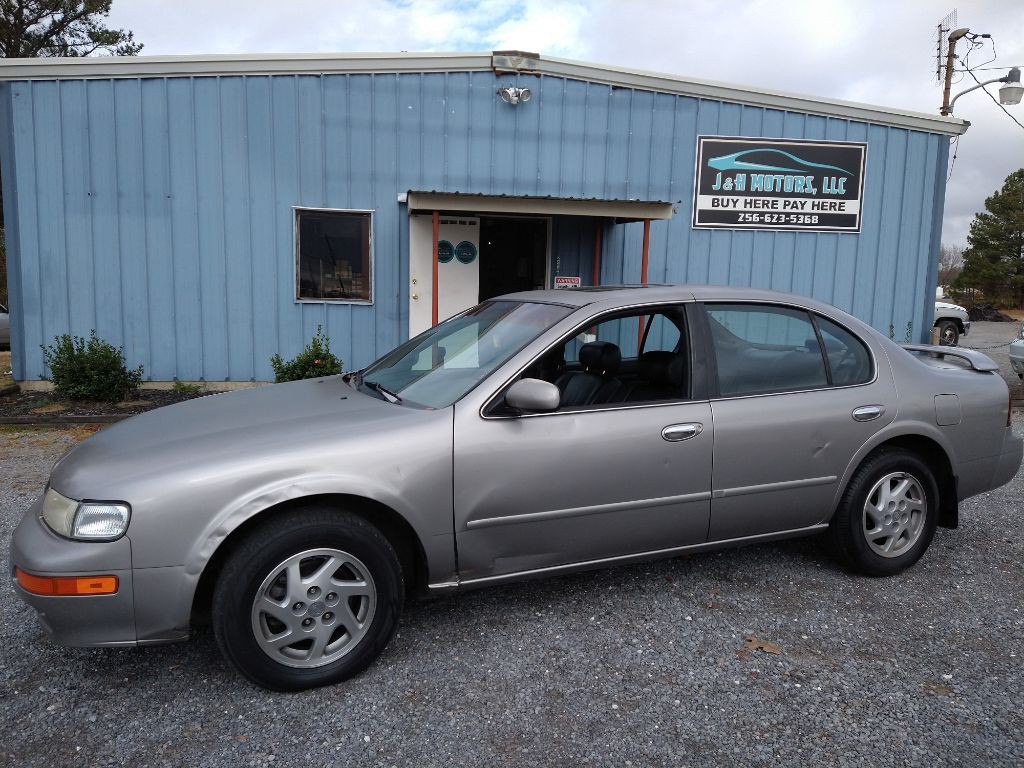 1999 Nissan Maxima Image 1