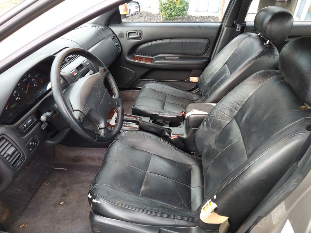 1999 Nissan Maxima Image 5