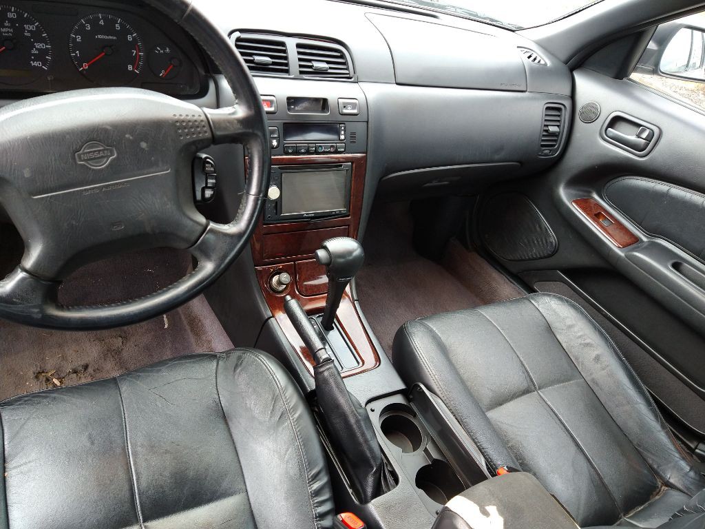 1999 Nissan Maxima Image 6