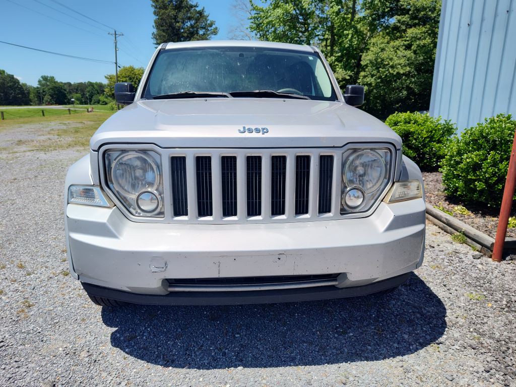 2012 Jeep Liberty Image 1