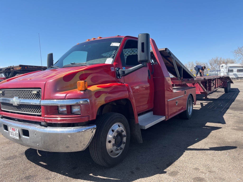 2005 Chevrolet C/K 4500 Image 1