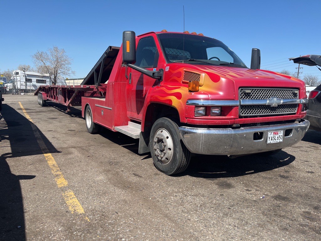 2005 Chevrolet C/K 4500 Image 2
