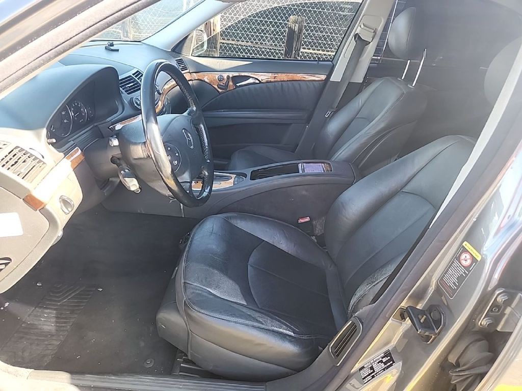 2005 Mercedes-Benz E-Class Image 3