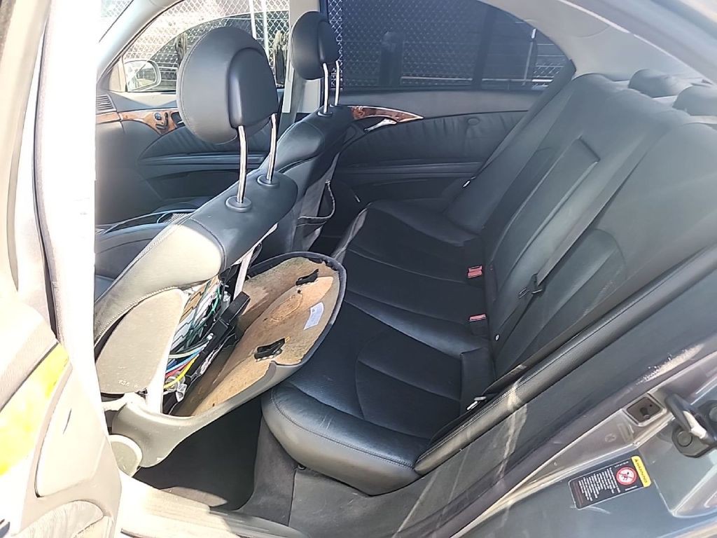 2005 Mercedes-Benz E-Class Image 4