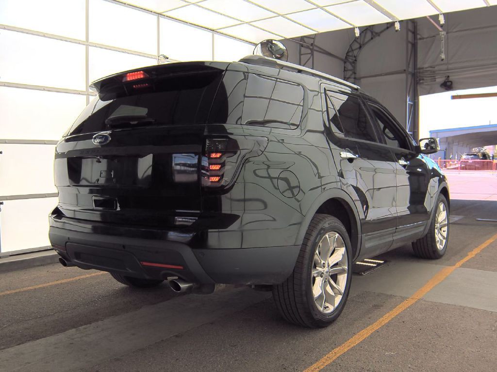 2013 Ford Explorer Image 2