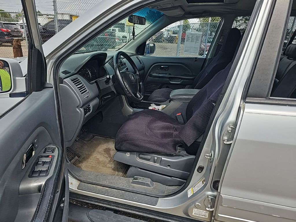 2005 Honda Pilot Image 2