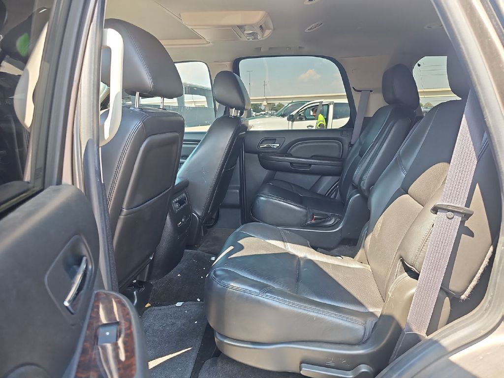 2011 GMC Yukon Image 3