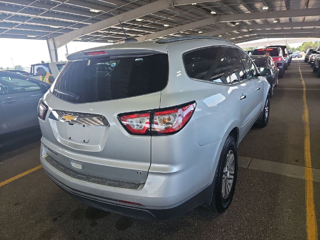 2017 Chevrolet Traverse Image 2