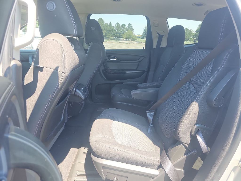2017 Chevrolet Traverse Image 3