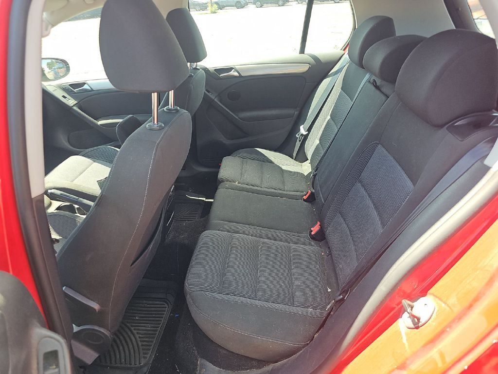 2012 Volkswagen Golf Image 4