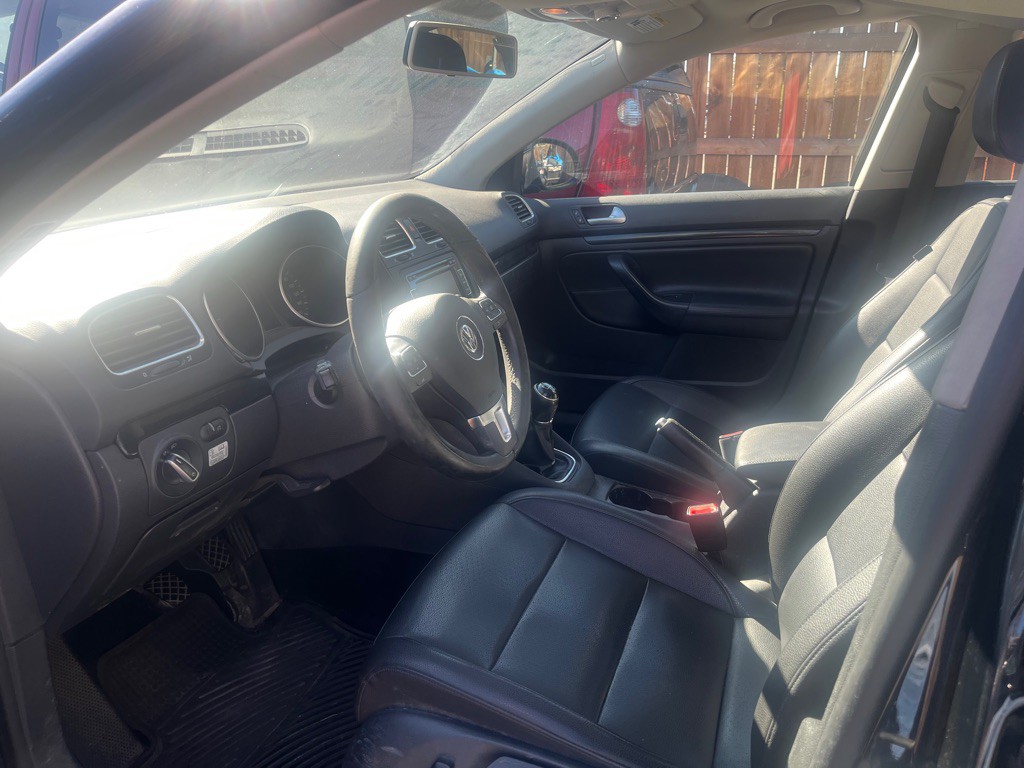 2013 Volkswagen Jetta Image 2