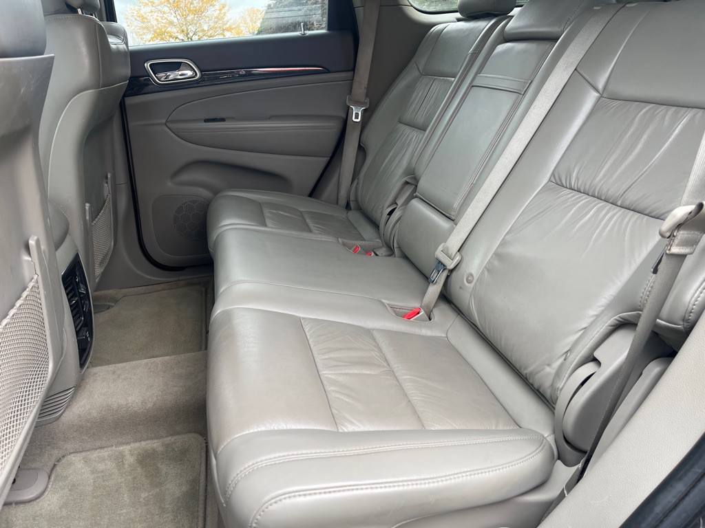 2011 Jeep Grand Cherokee Image 6