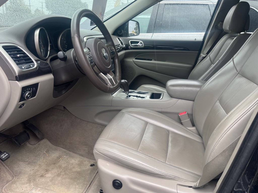 2012 Jeep Grand Cherokee Image 2