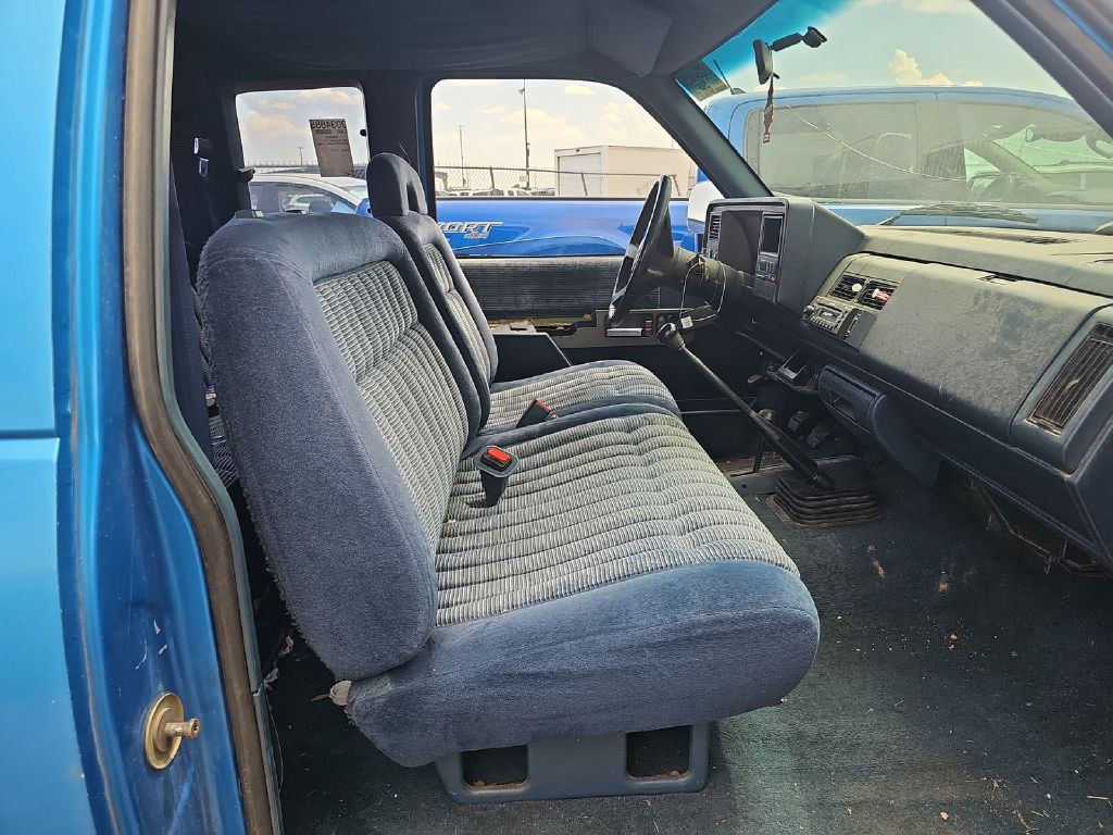 1992 Chevrolet C/K Image 3