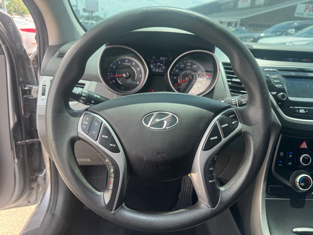 2015 Hyundai Elantra Image 13