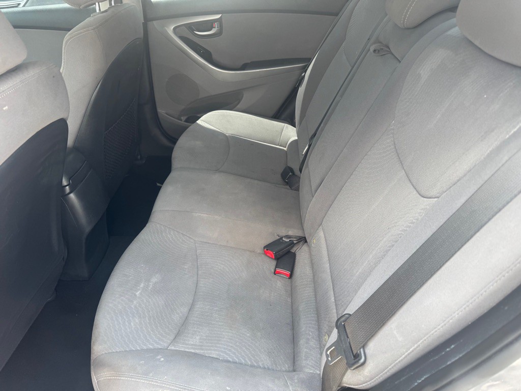 2015 Hyundai Elantra Image 18