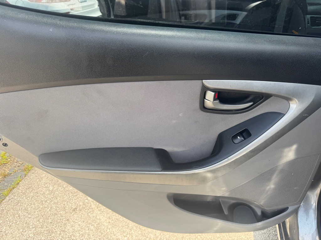 2015 Hyundai Elantra Image 19