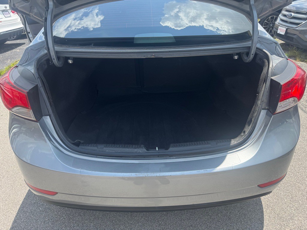 2015 Hyundai Elantra Image 20