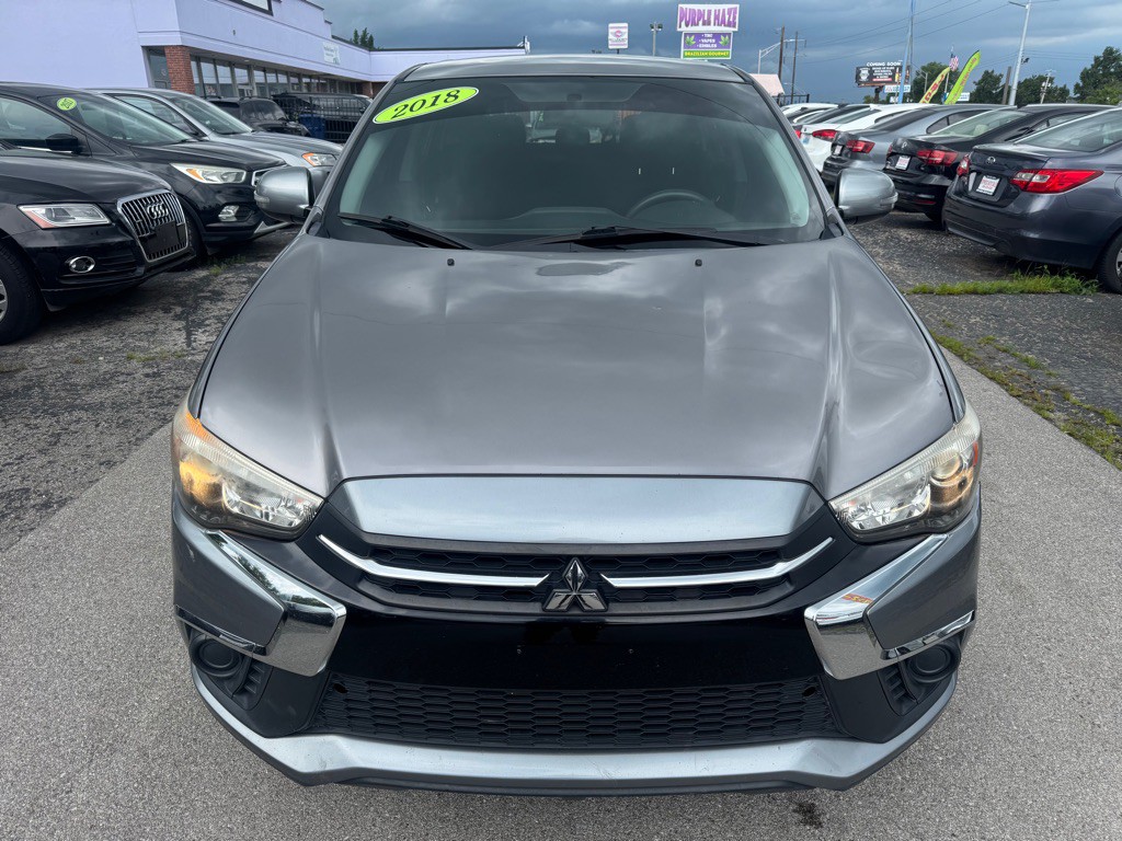 2018 Mitsubishi Outlander Image 2