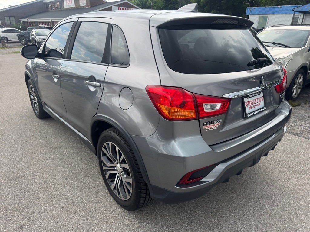 2018 Mitsubishi Outlander Image 7