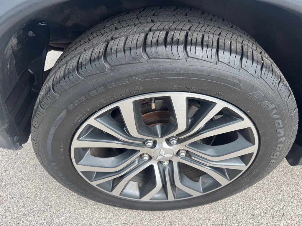 2018 Mitsubishi Outlander Image 10