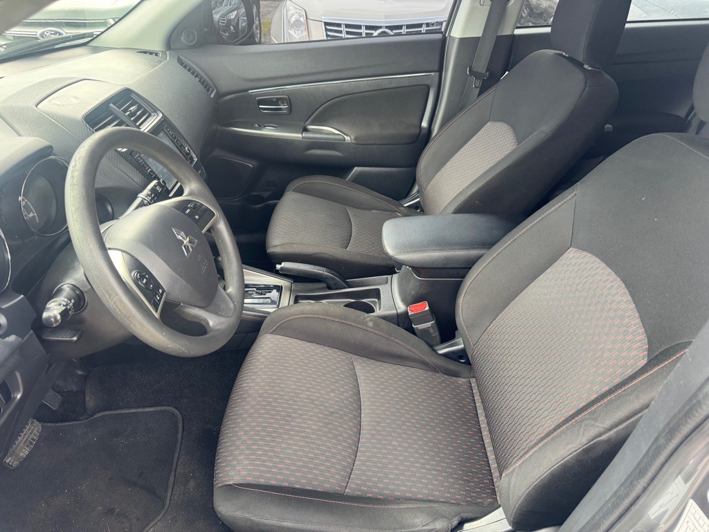 2018 Mitsubishi Outlander Image 11