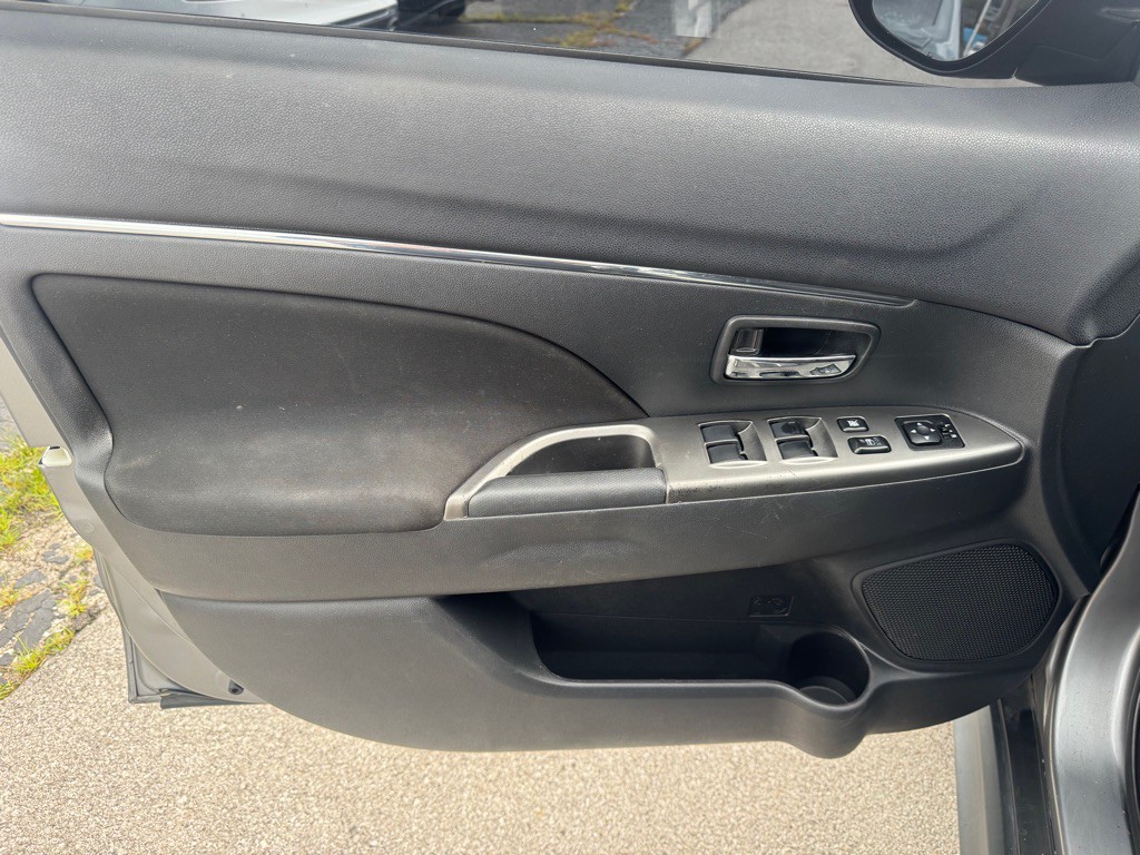 2018 Mitsubishi Outlander Image 18