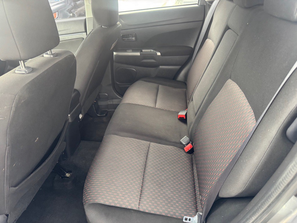 2018 Mitsubishi Outlander Image 19