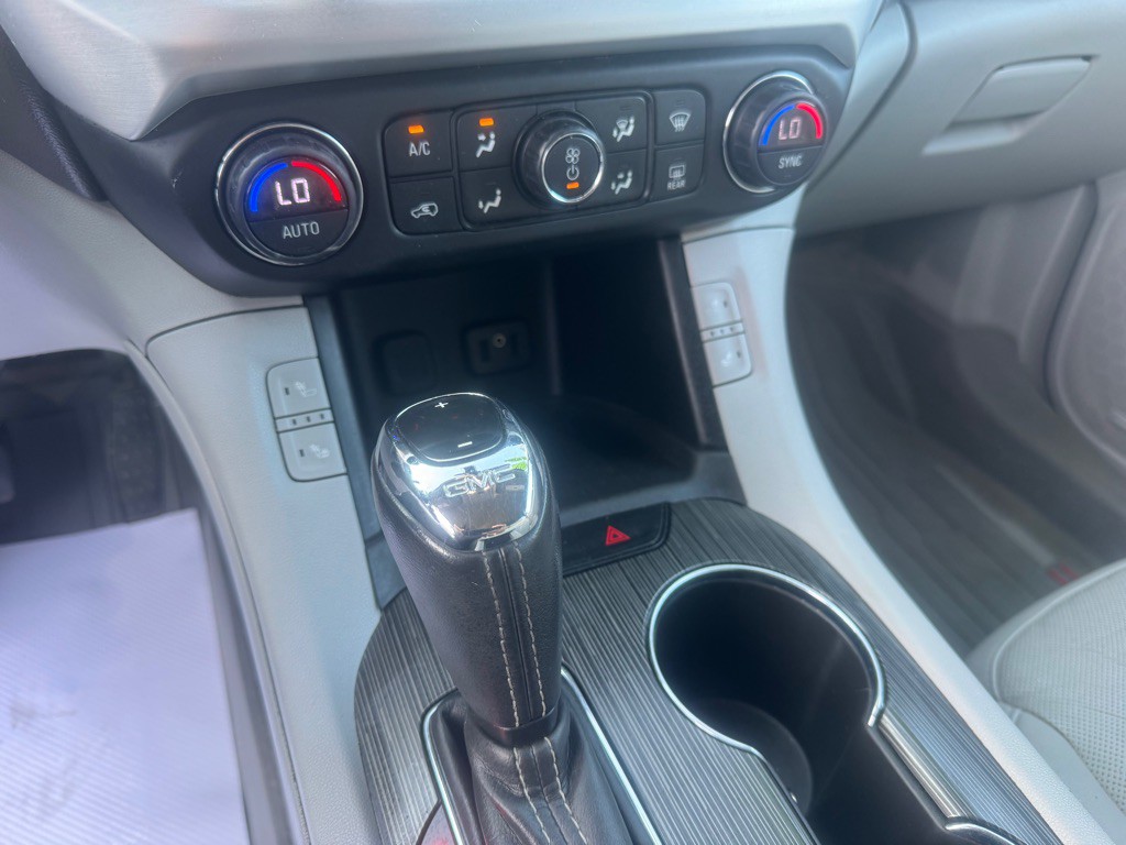2019 GMC Acadia Image 17
