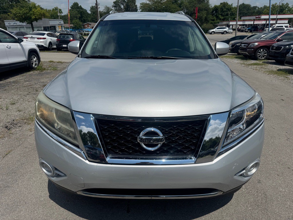 2016 Nissan Pathfinder Image 2