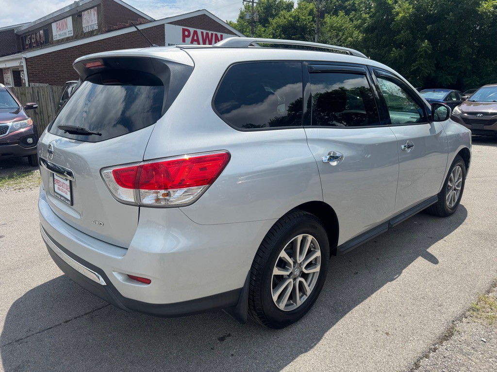 2016 Nissan Pathfinder Image 5