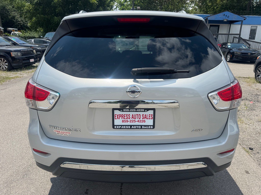 2016 Nissan Pathfinder Image 6