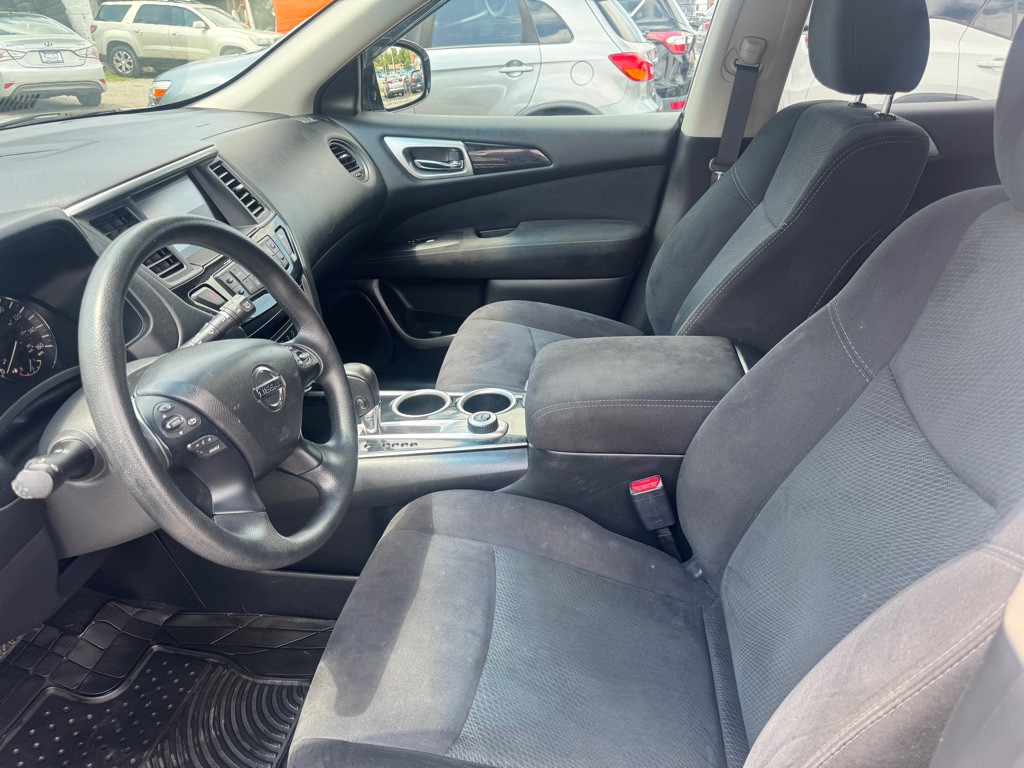 2016 Nissan Pathfinder Image 11