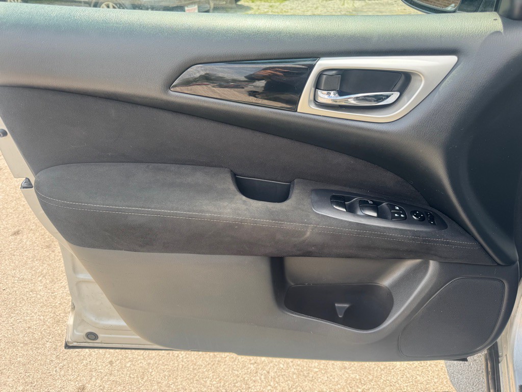 2016 Nissan Pathfinder Image 18