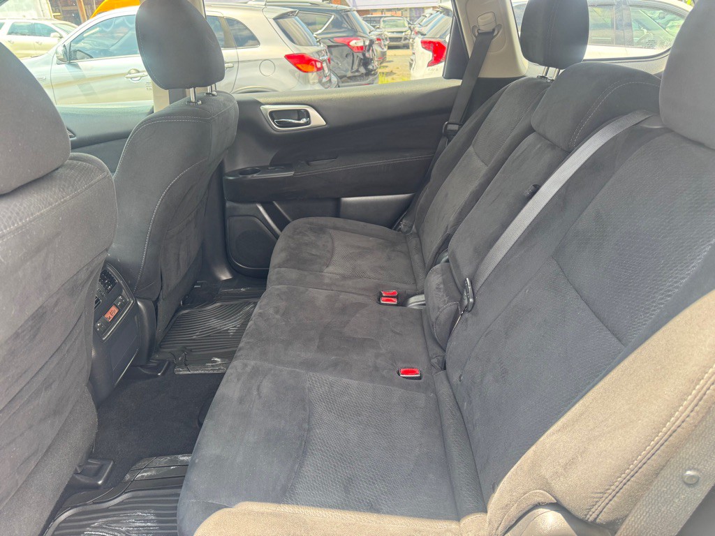 2016 Nissan Pathfinder Image 19