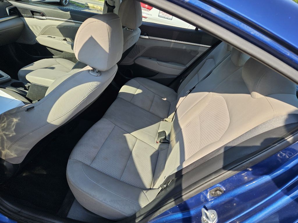 2020 Hyundai Elantra Image 15