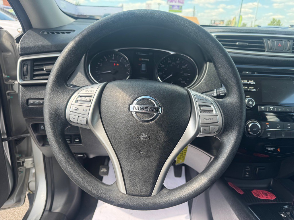 2016 Nissan Rogue Image 13