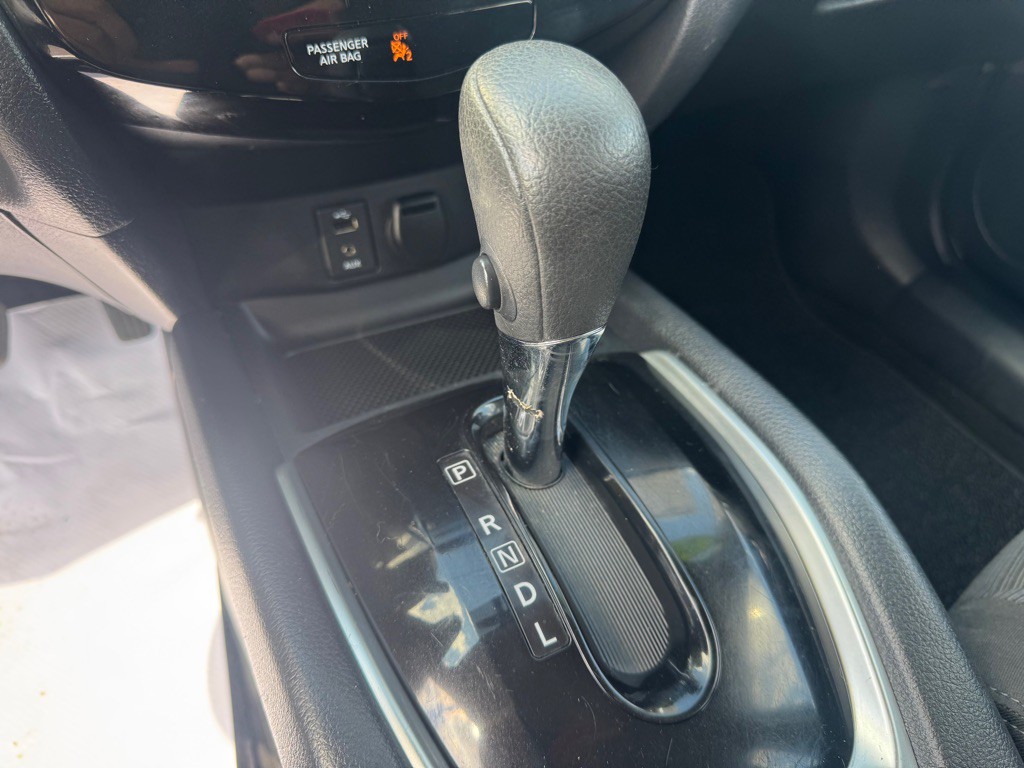 2016 Nissan Rogue Image 15