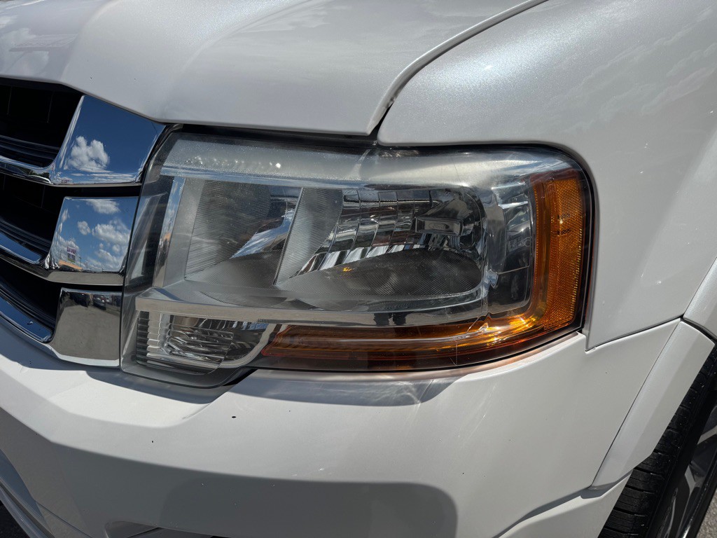 2017 Ford Expedition Image 8