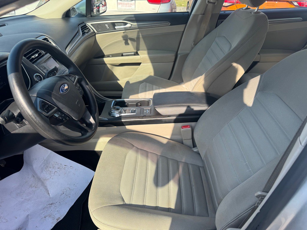 2017 Ford Fusion Image 12