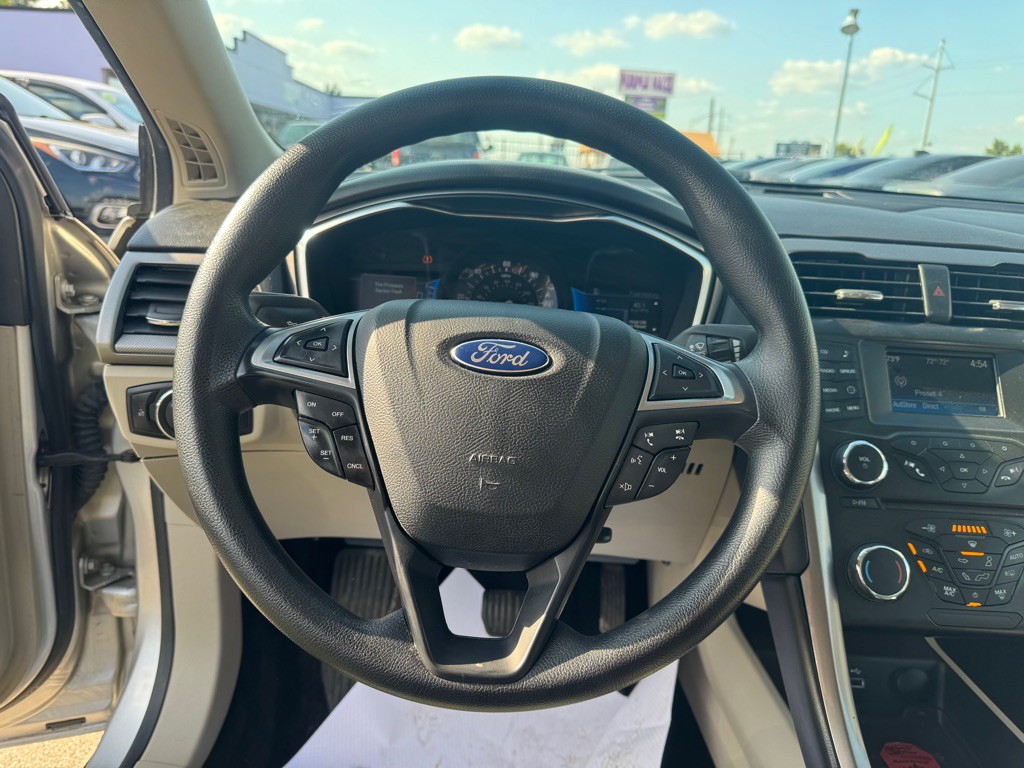 2017 Ford Fusion Image 16