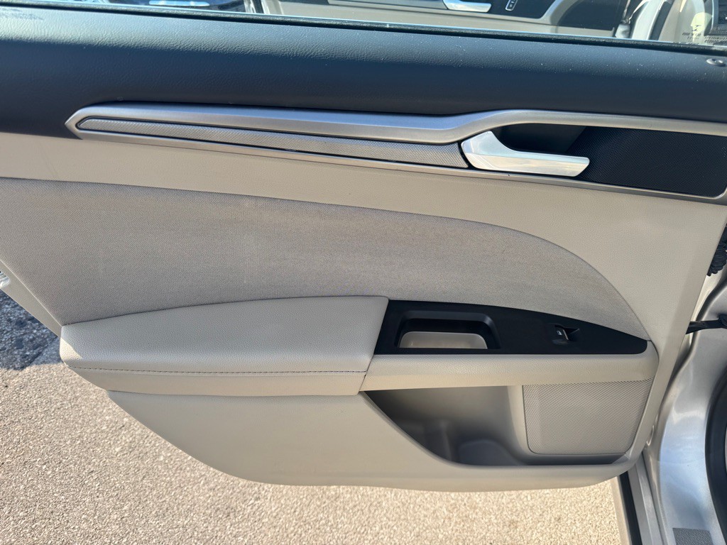 2017 Ford Fusion Image 22