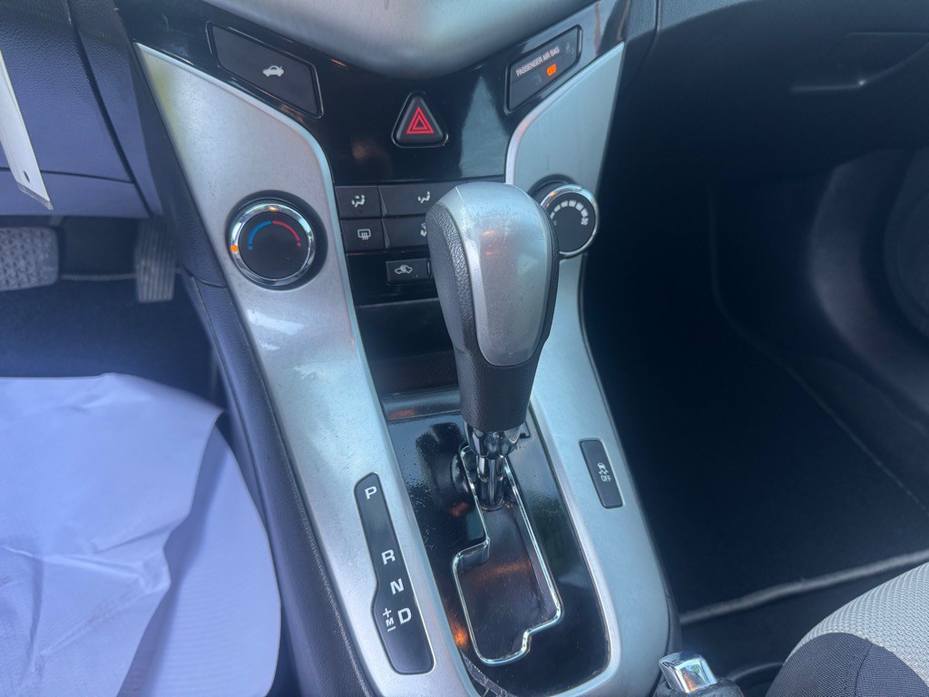 2015 Chevrolet Cruze Image 16