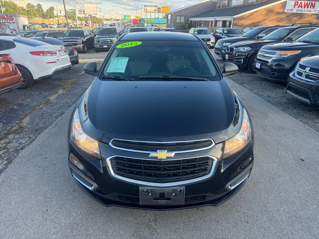 2015 Chevrolet Cruze Image 2