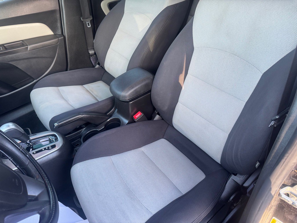 2015 Chevrolet Cruze Image 12