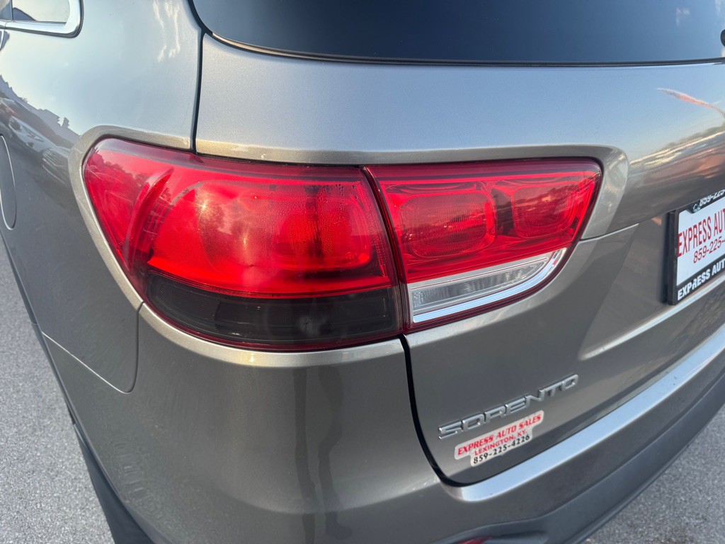 2016 Kia Sorento Image 9